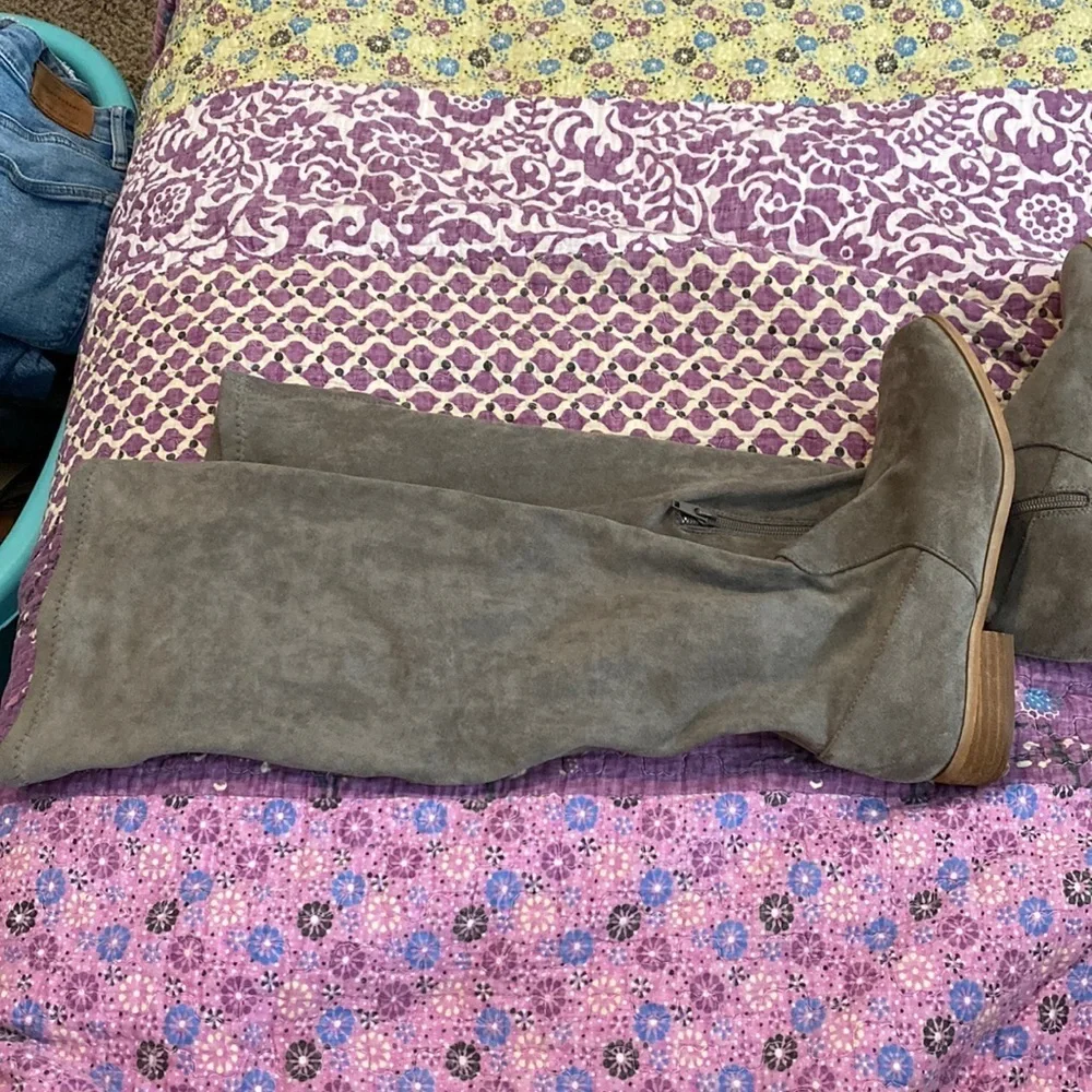 Mi.iM knee high grey boots